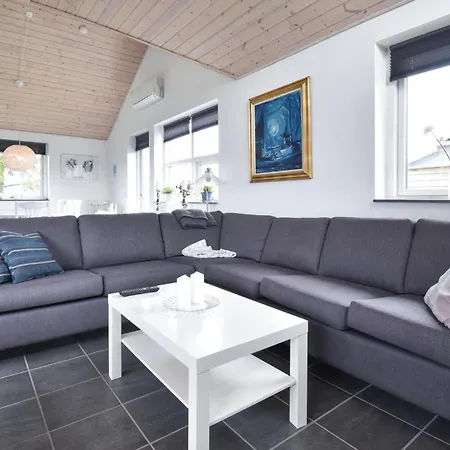 Four-bedroom In Σπίτι διακοπών *